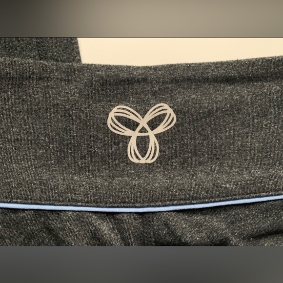 TNA Yoga Pants - Picture 5 of 6